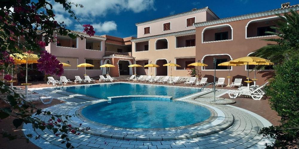 Residence Sos Alinos Cala Liberotto Kültér fotó